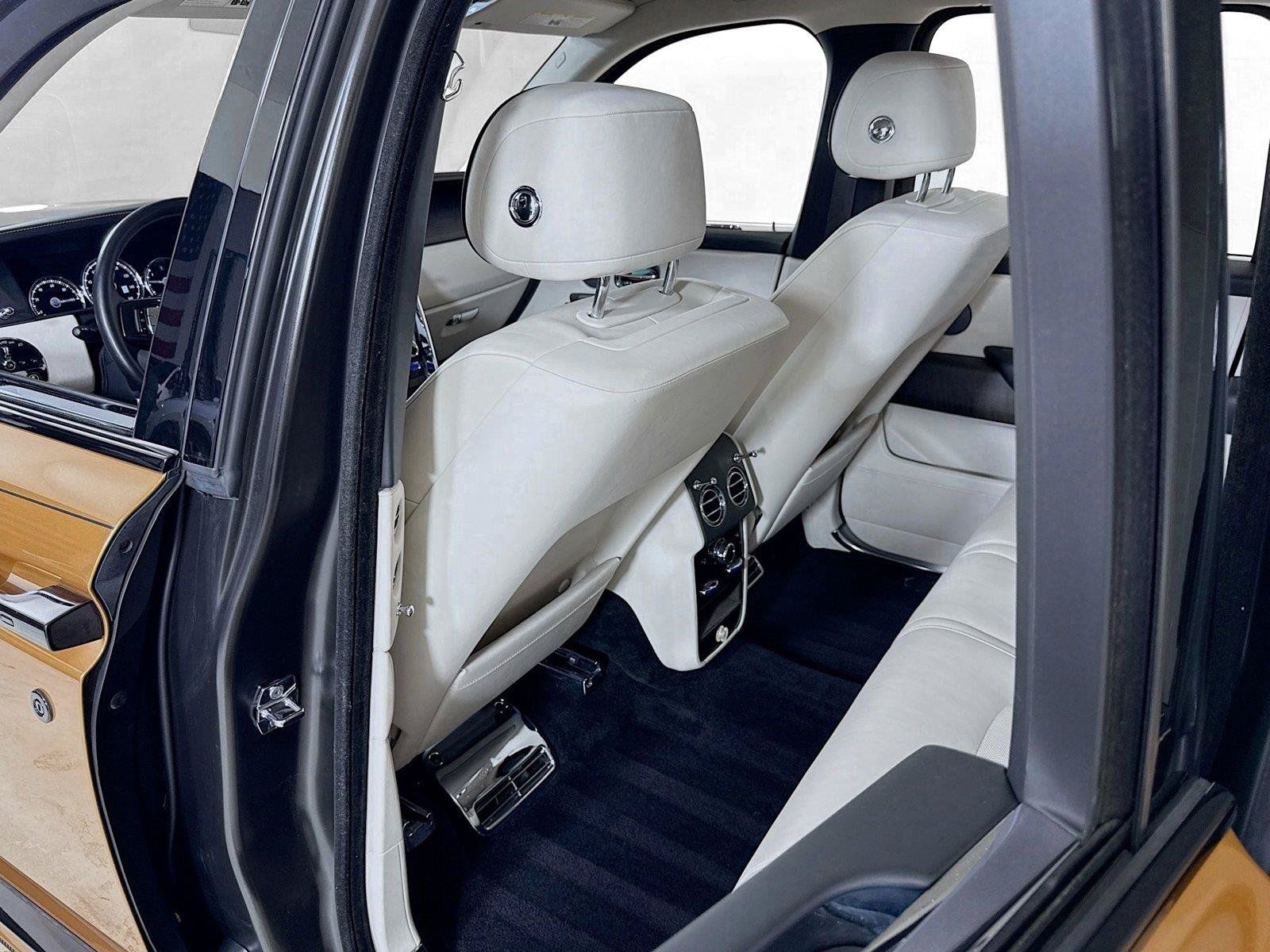 Used 2021 Rolls-Royce Cullinan AWD/4WD image 26