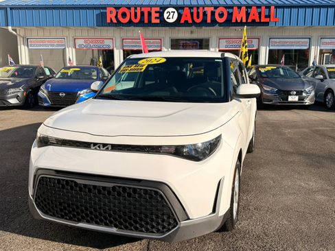 Used 2024 Kia Soul LX w/ Option Group 015 FWD image 1