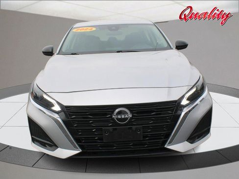 Used 2024 Nissan Altima 2.5 SV image 10