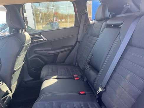 Used 2024 Mitsubishi Outlander SE image 7