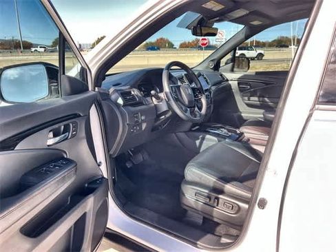 Used 2022 Honda Pilot Black Edition image 3