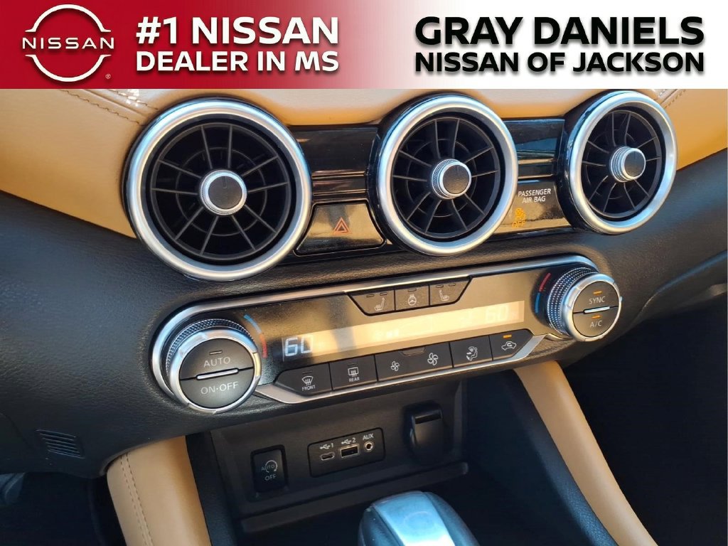 Used 2024 Nissan Sentra SV w/ SV Premium Package FWD image 17