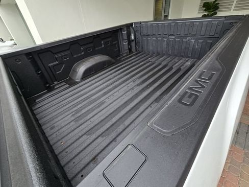 Used 2024 GMC Sierra 2500 AT4 w/ AT4 Premium Plus Package AWD/4WD image 11