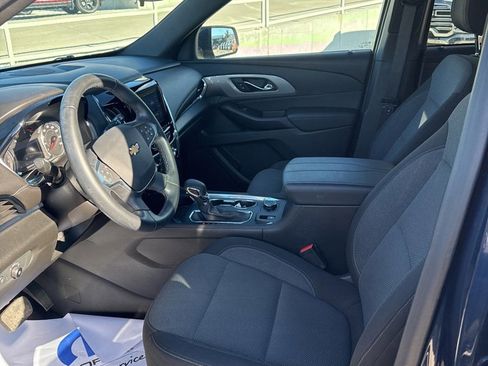 Used 2023 Chevrolet Traverse LT image 10