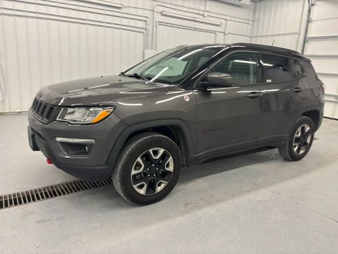Used 2017 Jeep Compass Trailhawk w/ Leather Interior Group AWD/4WD image 14