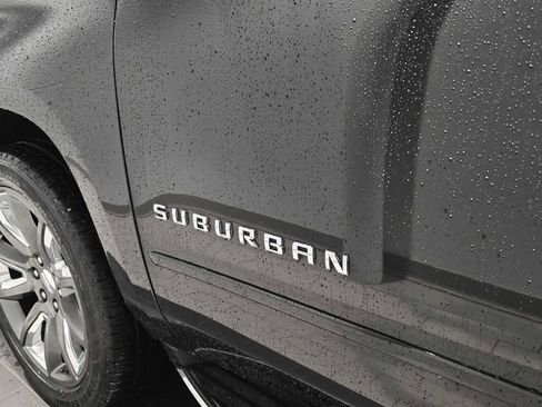 Used 2018 Chevrolet Suburban Premier image 25