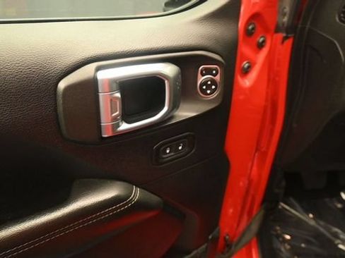 Used 2020 Jeep Gladiator Overland AWD/4WD image 14