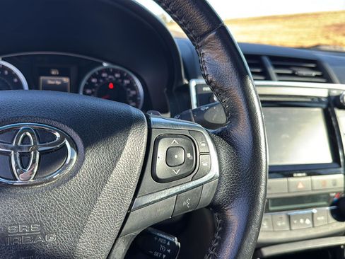 Used 2016 Toyota Camry XSE image 19