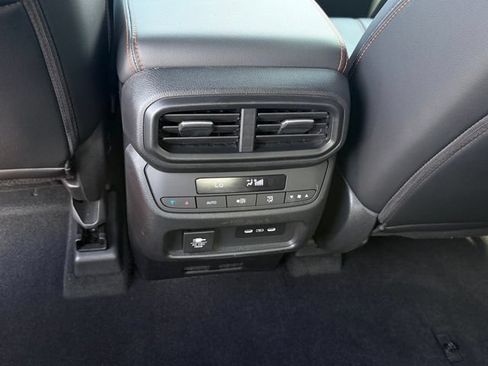 Used 2025 Honda Pilot TrailSport image 28