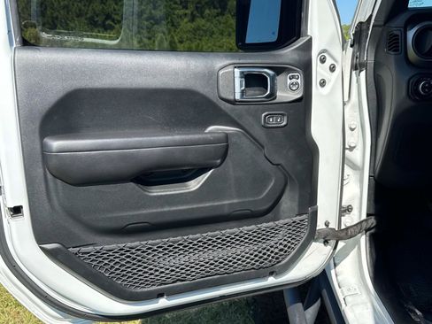 Used 2020 Jeep Gladiator Sport w/ Quick Order Package 24S image 18