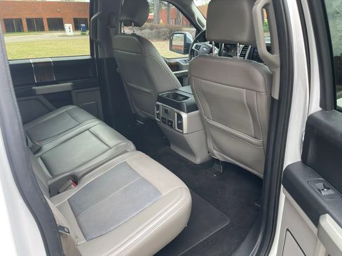 Used 2018 Ford F150 Lariat image 13