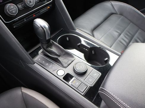 Used 2020 Volkswagen Atlas Cross Sport SEL Premium R-Line image 29