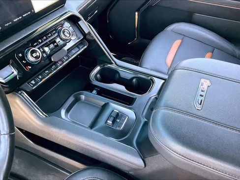 Used 2024 GMC Sierra 2500 AT4 w/ AT4 Premium Plus Package image 16