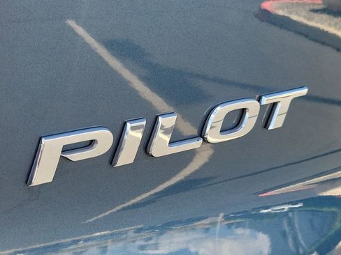 Used 2017 Honda Pilot EX image 8