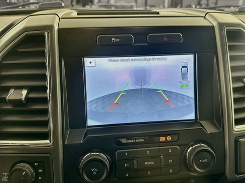 Used 2017 Ford F250 XLT w/ XLT Premium Package AWD/4WD image 21