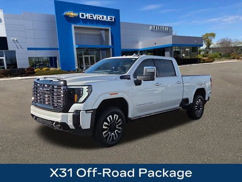 Used 2025 GMC Sierra 3500 Denali Ultimate image 4