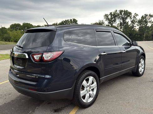 Used 2016 Chevrolet Traverse LT w/ Style and Technology Package FWD image 3