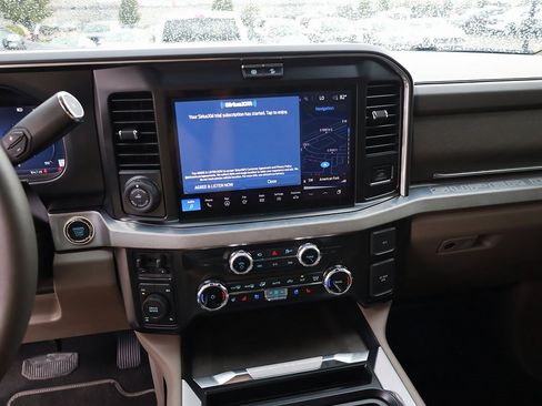 Used 2025 Ford F350 Platinum w/ Platinum Plus Package image 19