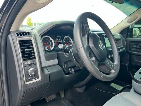 Used 2017 RAM 1500 Express AWD/4WD image 9