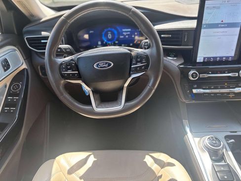 Used 2021 Ford Explorer Platinum w/ Equipment Group 601A image 34