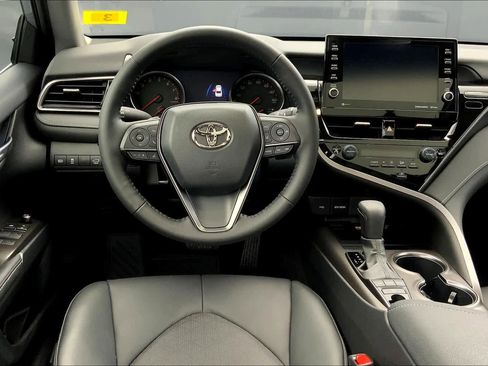 Used 2023 Toyota Camry XSE w/ Cold Weather Package image 5