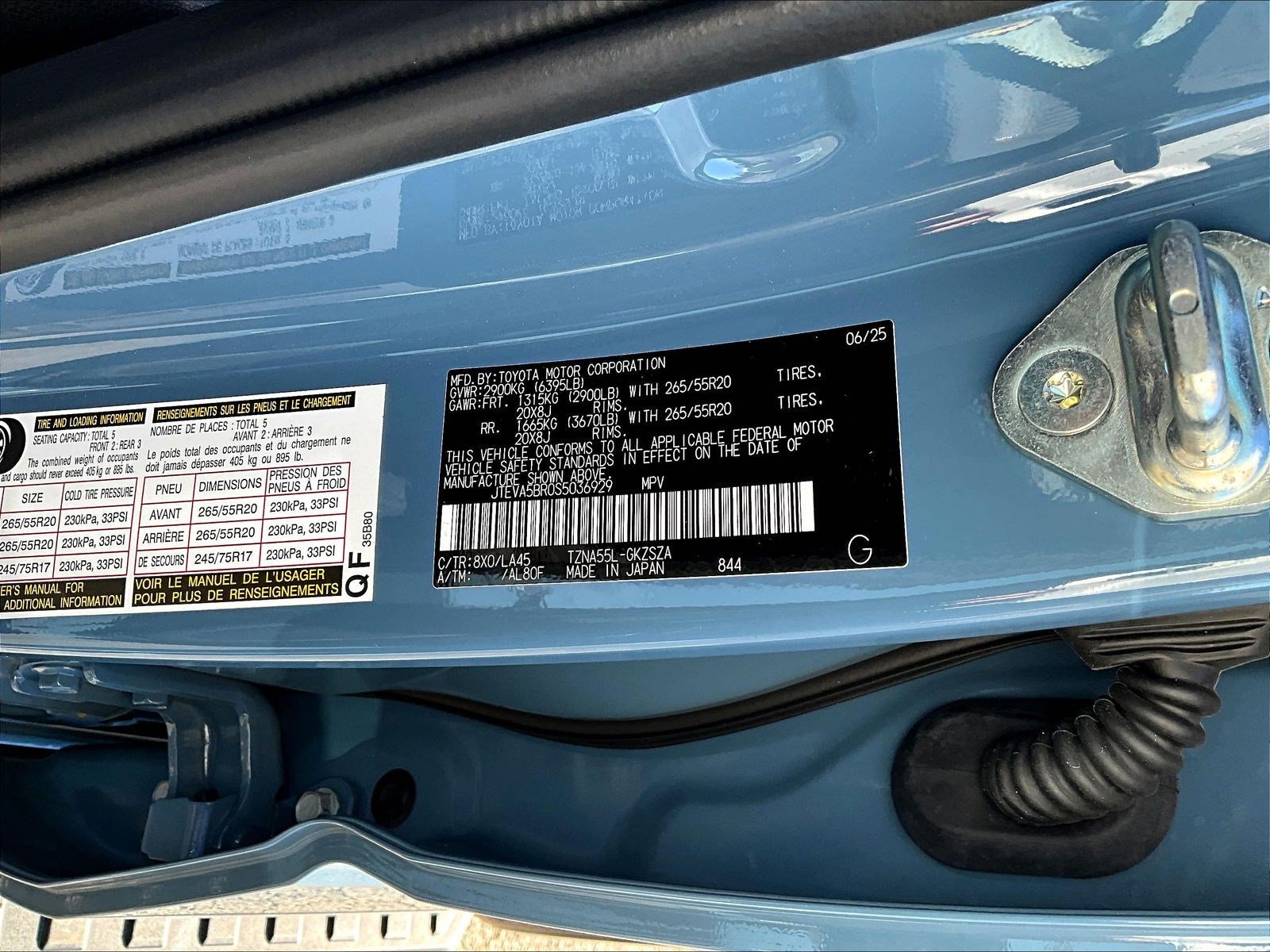 Used 2025 Toyota 4Runner Limited AWD/4WD image 21