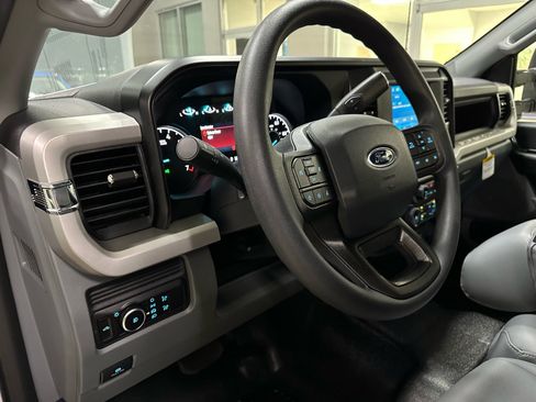 New 2026 Ford F250 XL w/ XL Chrome Package RWD image 19