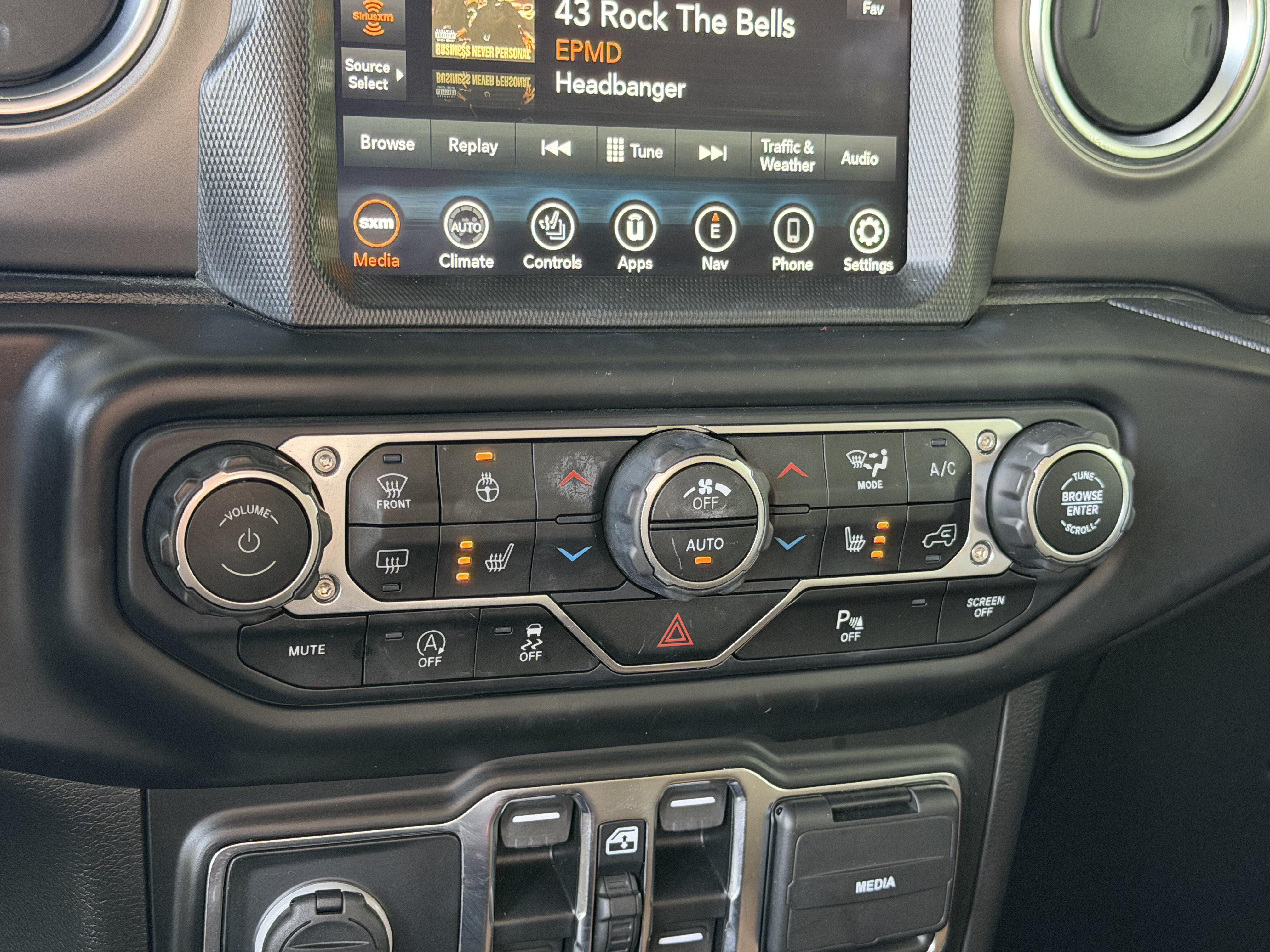 Used 2022 Jeep Gladiator Rubicon w/ LED Lighting Group AWD/4WD image 33
