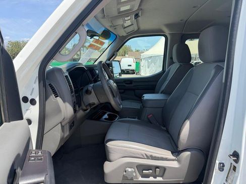 Used 2015 Nissan NV 3500 SV w/ Technology Package RWD image 17