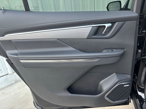 Used 2025 Buick Enclave Preferred image 28