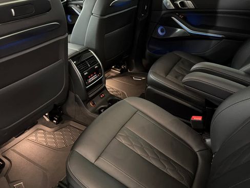 Used 2023 BMW X7 xDrive40i w/ Executive Package image 4