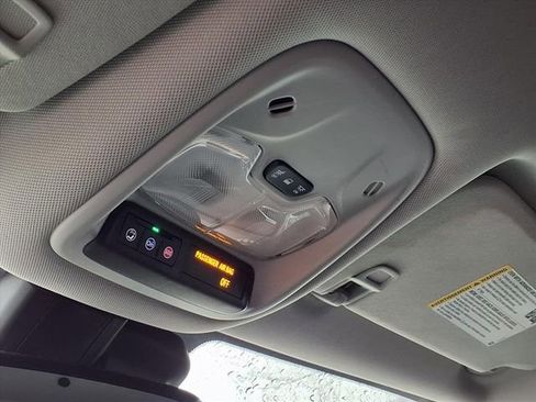 Used 2023 Chevrolet TrailBlazer LT w/ Convenience Package image 17