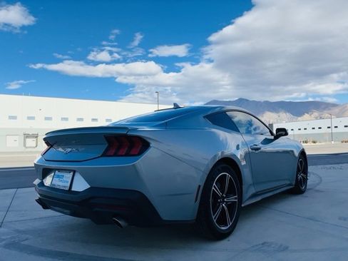 Used 2024 Ford Mustang Premium image 5