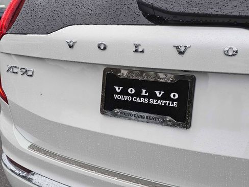 New 2025 Volvo XC90 B6 Plus w/ Protection Package Premier image 16