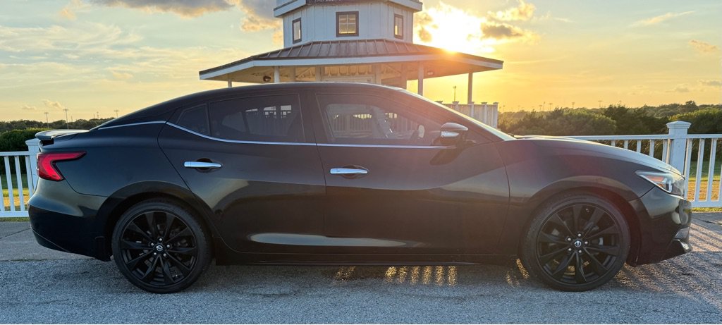 Used 2017 Nissan Maxima SR w/ Midnight Edition FWD image 4