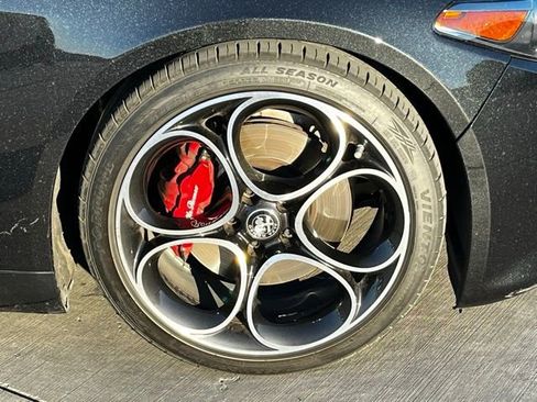 Used 2022 Alfa Romeo Giulia Veloce image 6