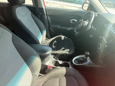 Used 2017 Kia Soul + w/ Designer's Package FWD image 4