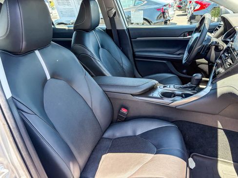Used 2023 Toyota Camry XSE FWD image 15