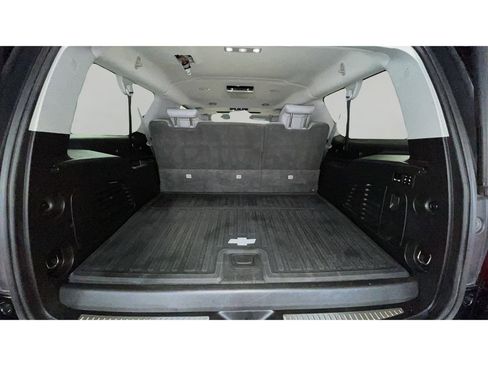 Used 2019 Chevrolet Suburban LT AWD/4WD image 18