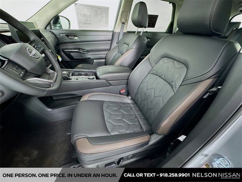 New 2026 Nissan Pathfinder Platinum image 21
