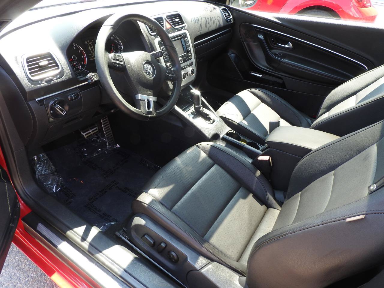 Used 2014 Volkswagen Eos FWD image 12