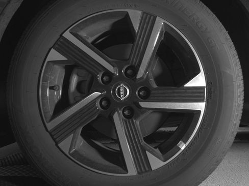 Used 2025 Nissan Sentra SV image 12