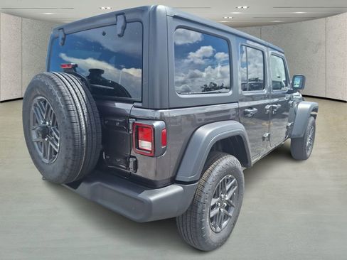 Used 2024 Jeep Wrangler Unlimited Sport AWD/4WD image 5