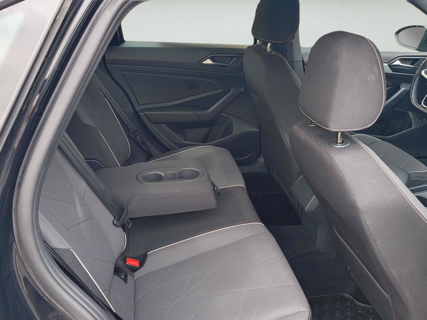 Used 2025 Volkswagen Jetta Sport FWD image 25