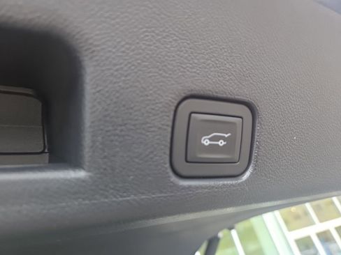 Used 2024 Chevrolet Traverse LT w/ Trailering Package image 11