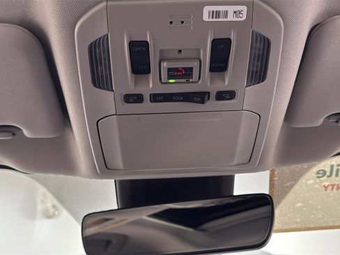 Certified 2023 Toyota Highlander XLE image 11