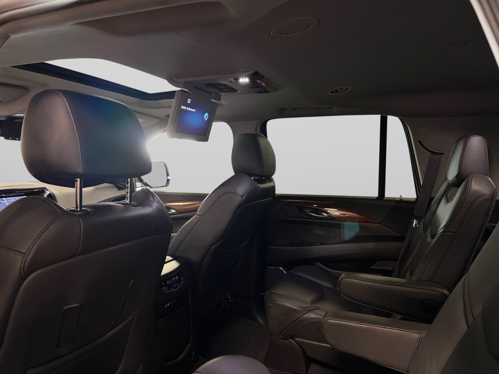 Used 2015 Cadillac Escalade Premium AWD/4WD image 39