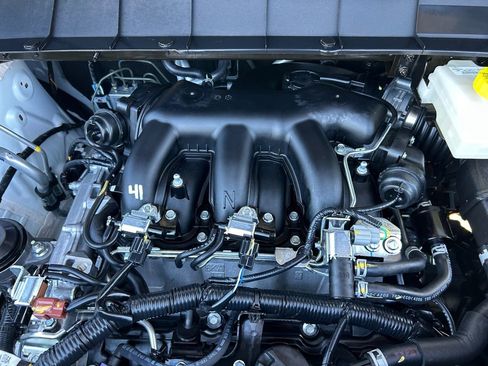 Used 2025 Nissan Pathfinder Platinum w/ Cargo Package image 30