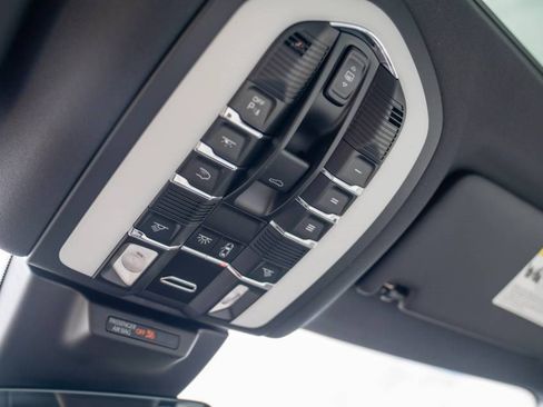 New 2026 Porsche Macan AWD/4WD image 21