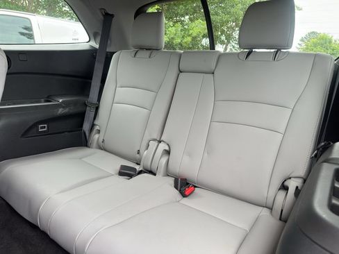 Used 2021 Honda Pilot Touring image 25
